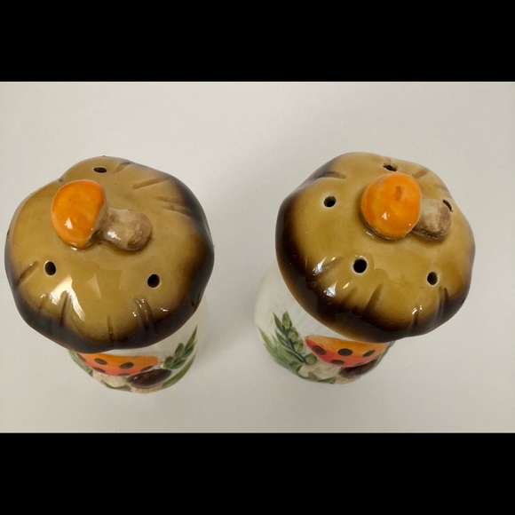 Vintage 1978 Merry Mushroom salt & pepper shakers - Picture 3 of 10